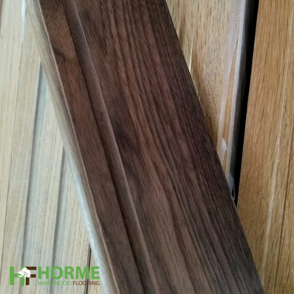 Sàn Gỗ Hoa Văn Kỹ Thuật LEN TƯỜNG WALNUT SOLID