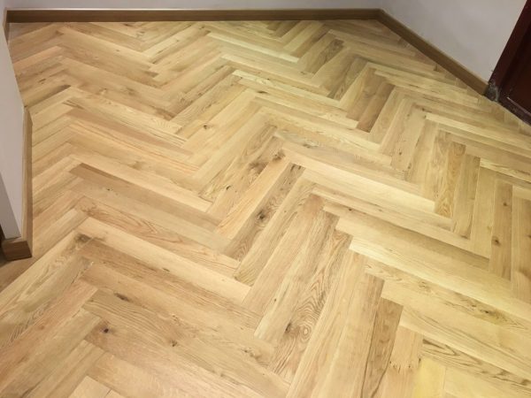 Sàn Gỗ Hoa Văn Kỹ Thuật XƯƠNG CÁ 90 ĐỘ MÀU TỰ NHIÊN